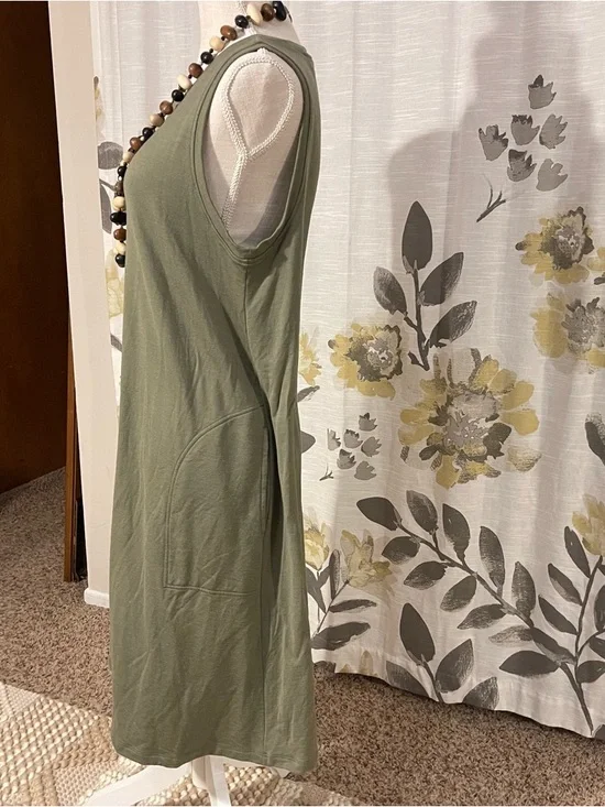 Wool& Sleeveless Olive Midi Dress with A-Line Silhouette Pockets - Picture 3 of 6